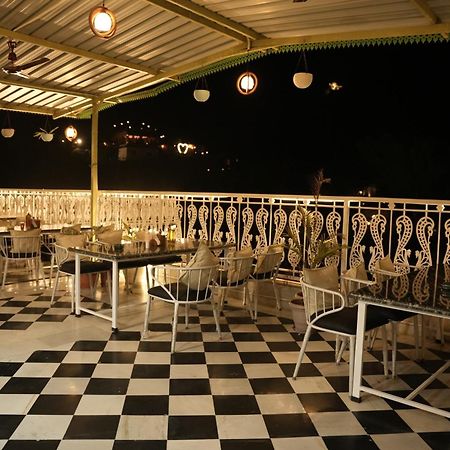 Hotel Karohi Villa อุเดเปอร์ ภายนอก รูปภาพ