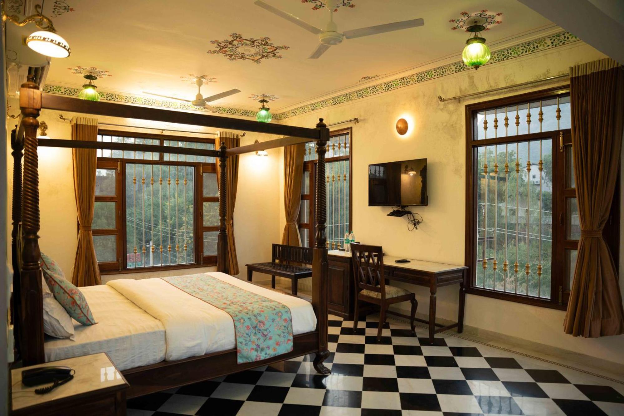 Hotel Karohi Villa อุเดเปอร์ ภายนอก รูปภาพ