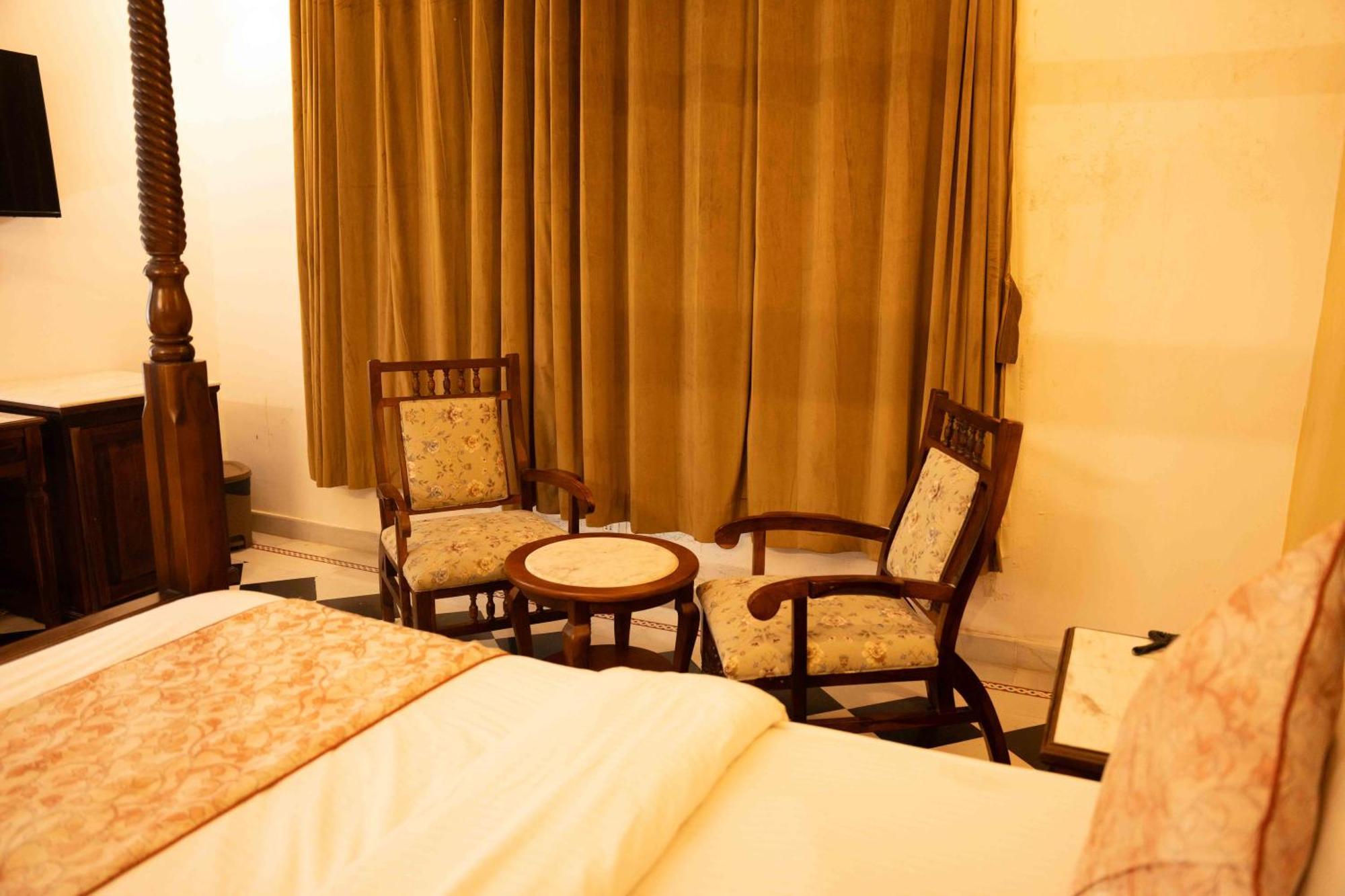 Hotel Karohi Villa อุเดเปอร์ ภายนอก รูปภาพ