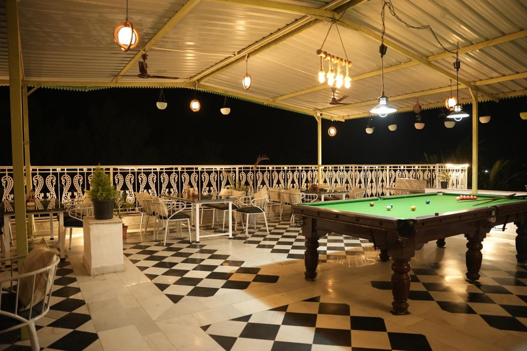 Hotel Karohi Villa อุเดเปอร์ ภายนอก รูปภาพ