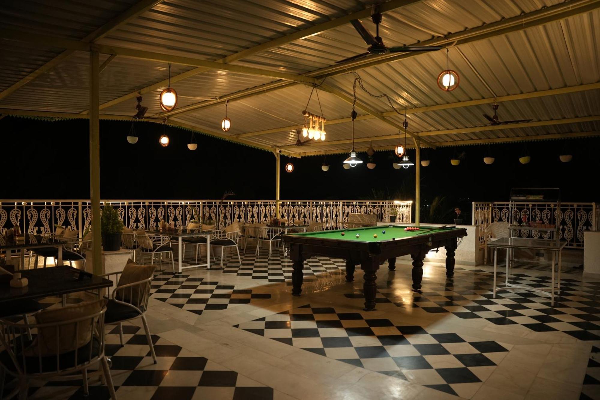 Hotel Karohi Villa อุเดเปอร์ ภายนอก รูปภาพ