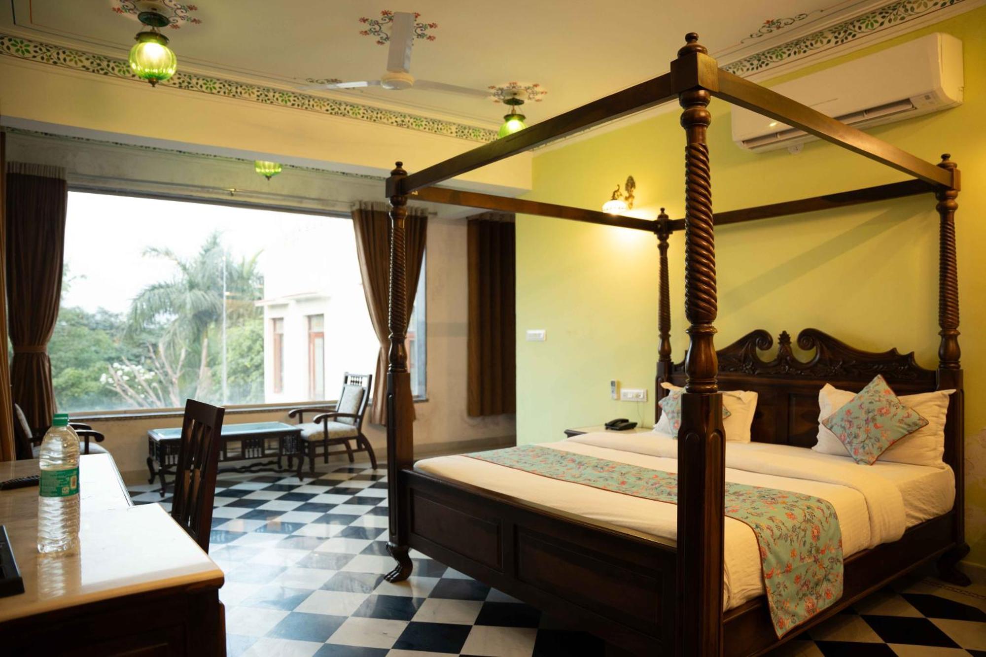 Hotel Karohi Villa อุเดเปอร์ ภายนอก รูปภาพ