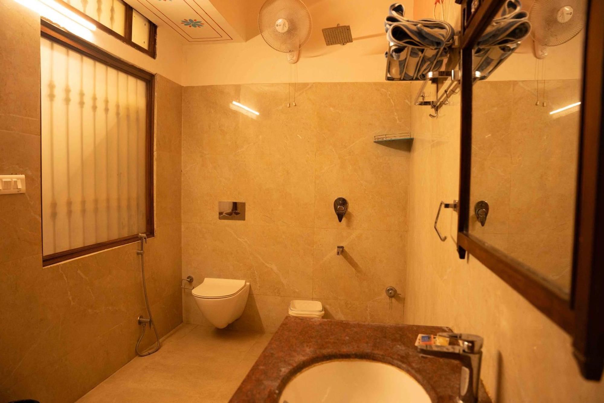 Hotel Karohi Villa อุเดเปอร์ ภายนอก รูปภาพ